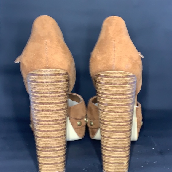 Practically NEW Brown High Heels - Picture 5 of 6